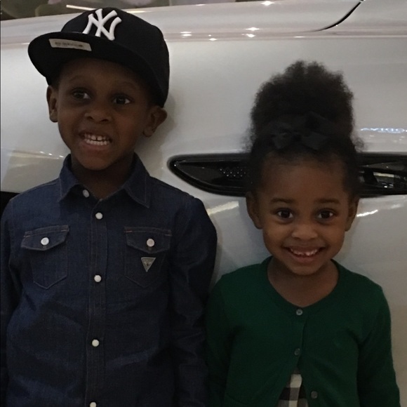 Meet your Posher’s Ray and Dina - Picture 2 of 2